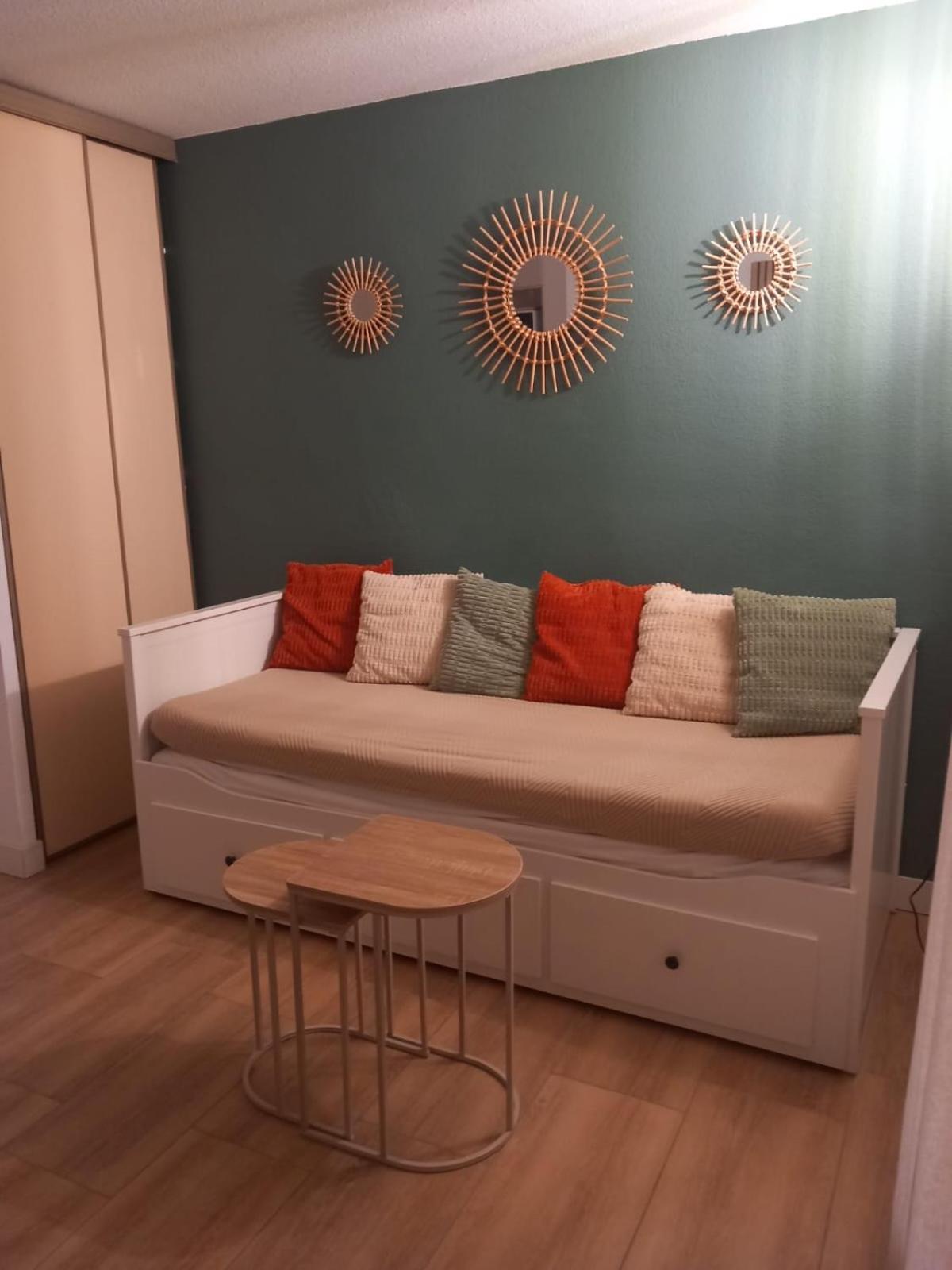 Appartement Climatise, Place De Parking A La Faviere *